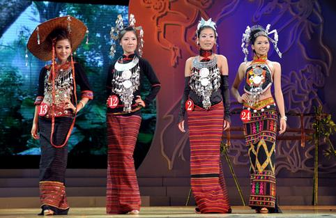 黎族傳統服飾的多彩魅力與工藝特點